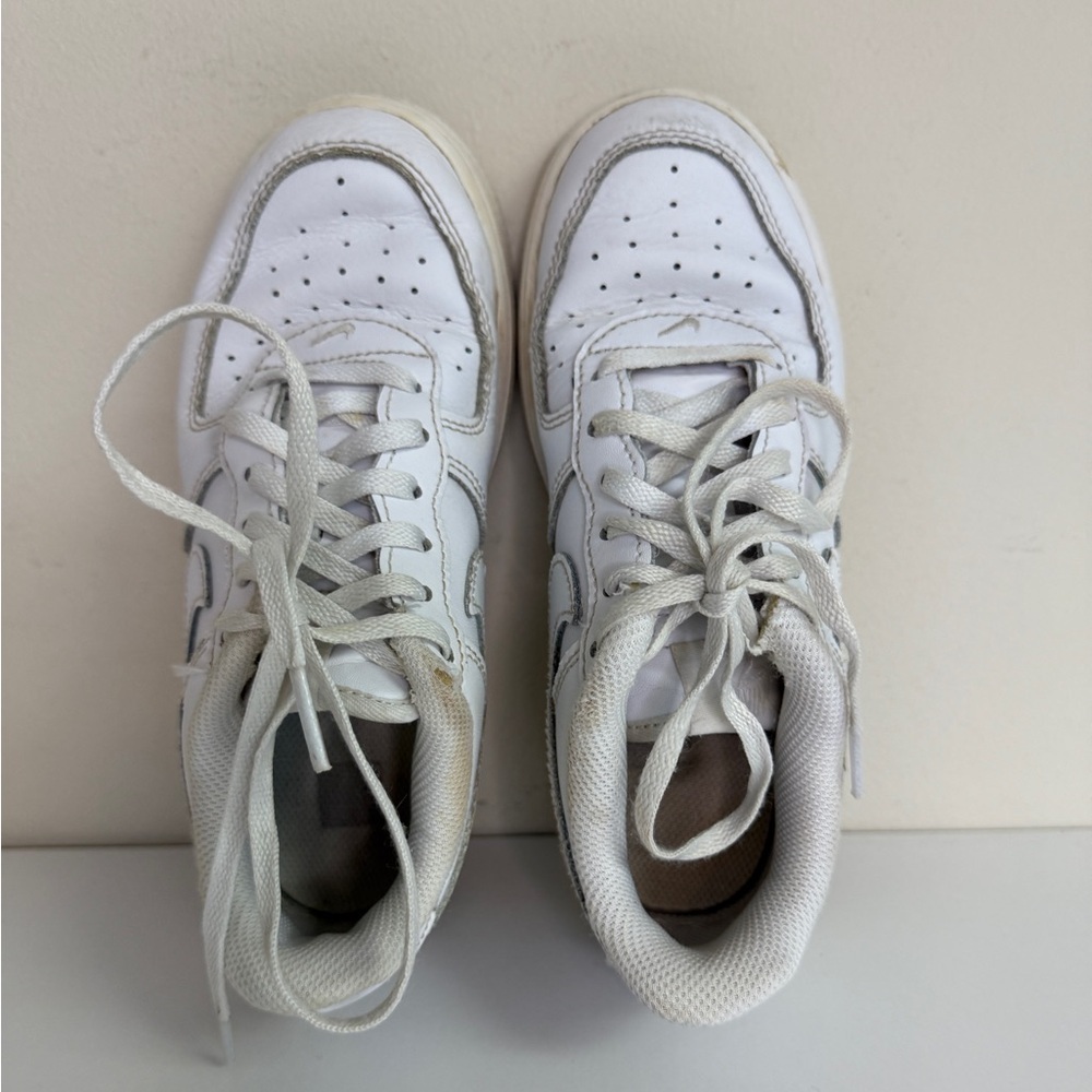 Nike: Kids White Force 1 LE Sneakers, Size 1.5 - Picture 7 of 10